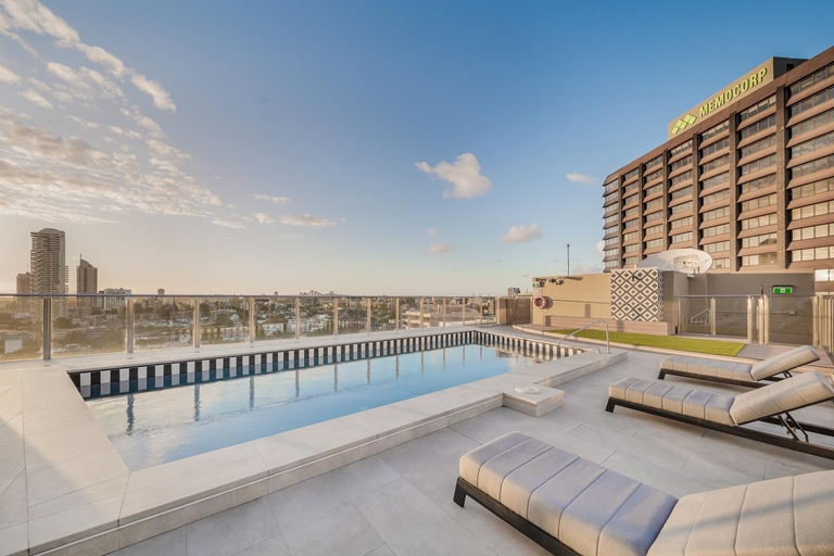 Sport & Beauty 2, Oaks Sydney Hyde Park Suites, Sydney