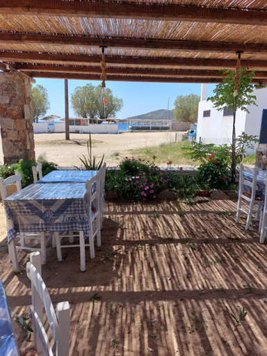 Food & Drinks, ISALOS ROOMS ON THE BEACH, South Aegean