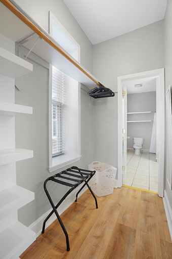 Bedroom 3, Spacious 3-Bedroom with King Bed, Saint Louis