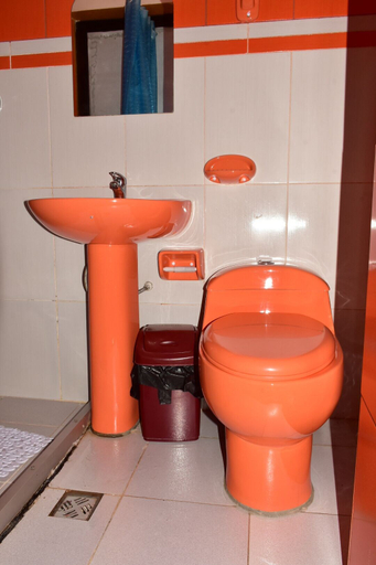 Bathroom 4, Hostal Sin Fronteras, Antonio Quijarro
