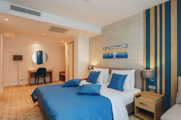 Bedroom 4, Hotel Montenegro Beach Resort