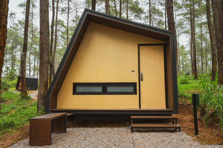 Exterior 9