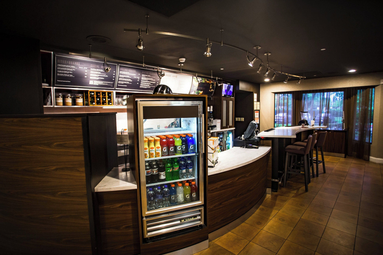 Food & Drinks 5, Courtyard by Marriott Memphis East/Bill Morris Parkway, Shelby