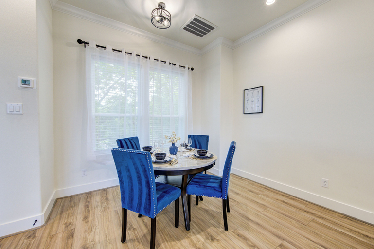 Others 5, Modern Cozy Home with King Bed, Houston