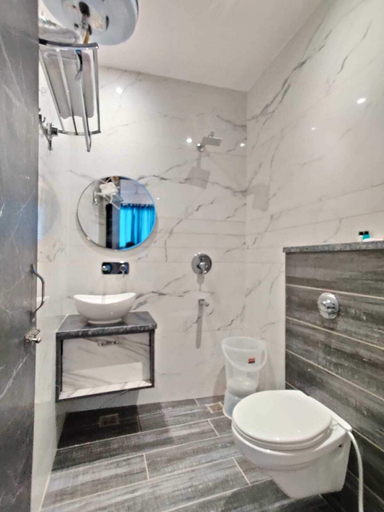 Bathroom 2, Hotel The Restu, Amritsar