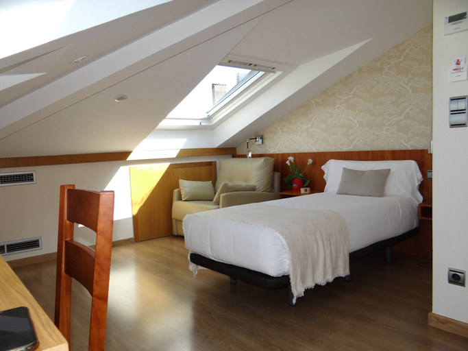 Bedroom 5, Pensión O Códice, A Coruña