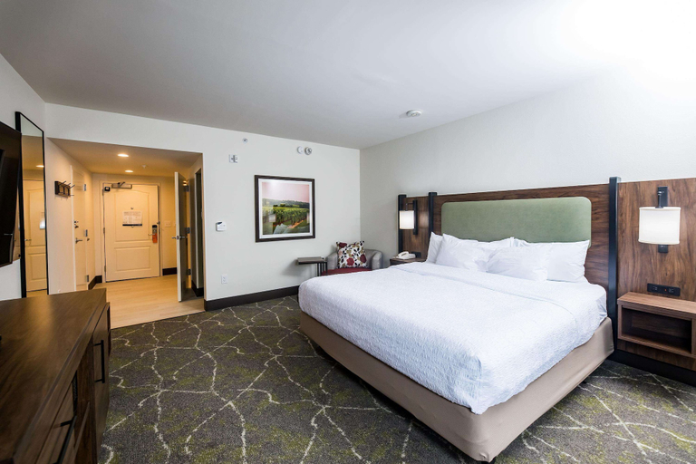 Bedroom 3, Hampton Inn and Suites Dobson, Surry