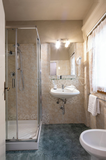 Bathroom 4, Il Pitti Soggiorno, Florence