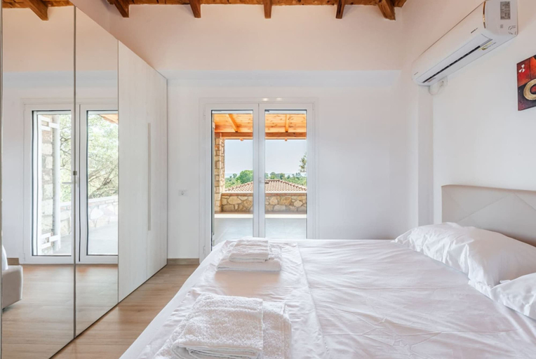 Bedroom 3, Siar The Large Villa Garden Beach Access, Sarandës