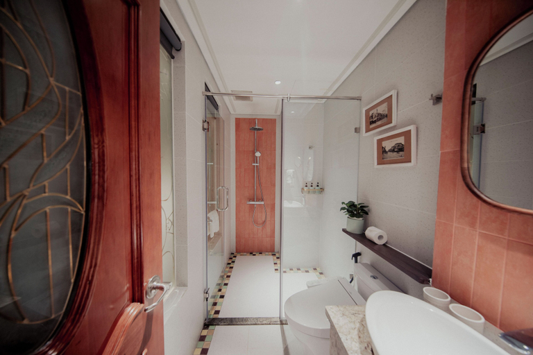 Bathroom 5, Au Lac Boutique Hotel, District 1