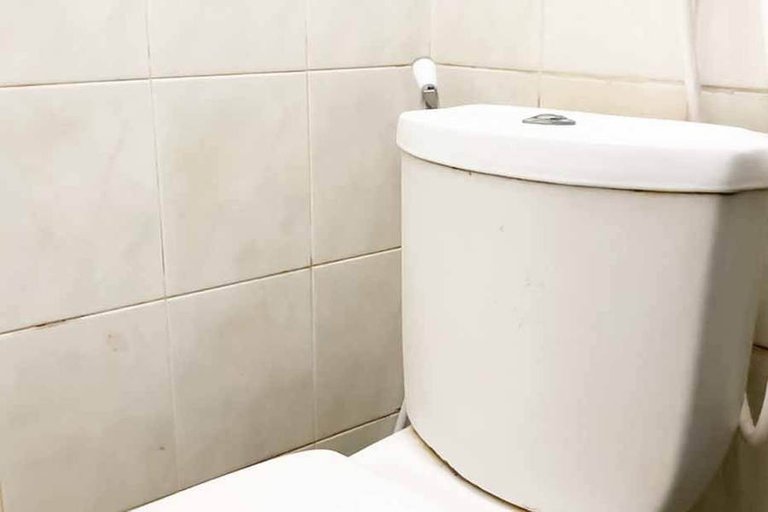 Bathroom 5, SAS Guest House RedPartner @ Darmo Park 2 Surabaya, Surabaya