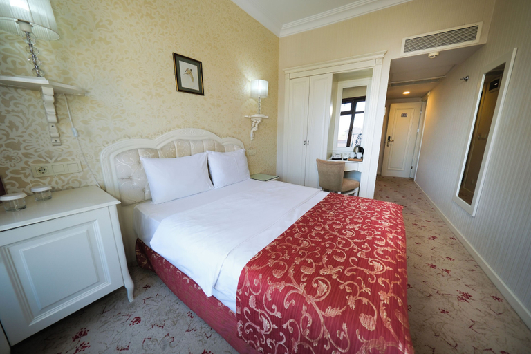 Bedroom 4, The And Hotel Istanbul - Special Class, Fatih