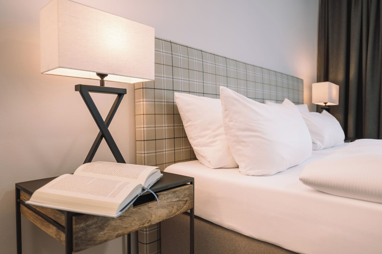 Bedroom 3, Hotel Royal - Timmendorfer Strand, Ostholstein