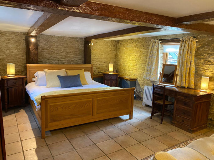 Bedroom 2, THE RED LION, Wiltshire
