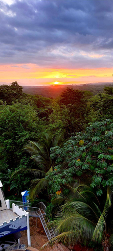 View 3, El Castillo Monte Campana, Garabito