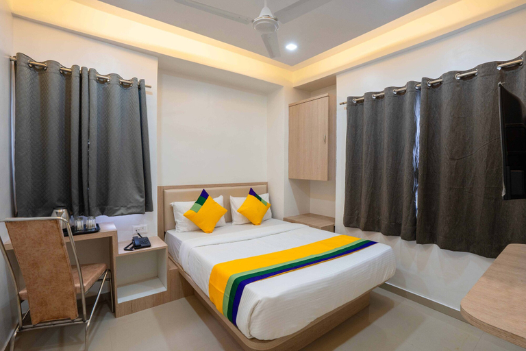 Bedroom 1, Itsy Hotels Iconic, Pune