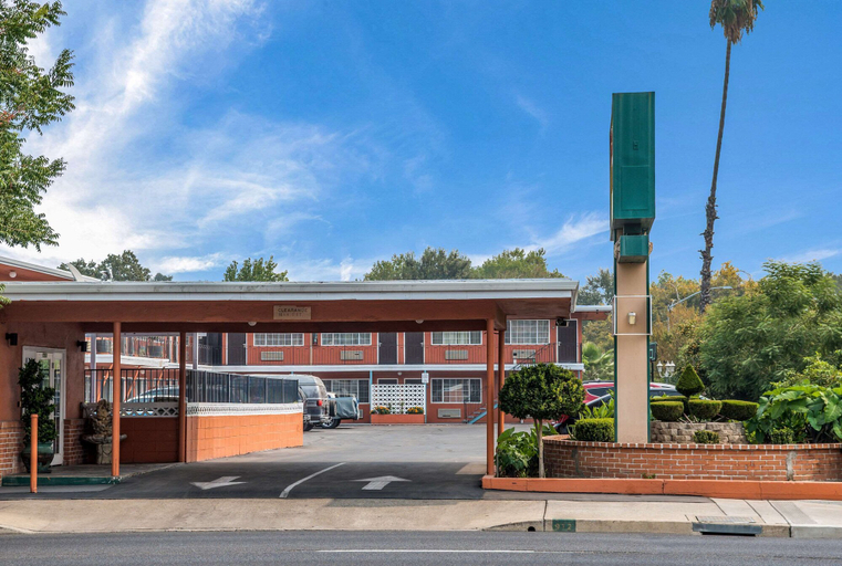 Exterior & Views 1, Rodeway Inn Modesto near Downtown, Stanislaus