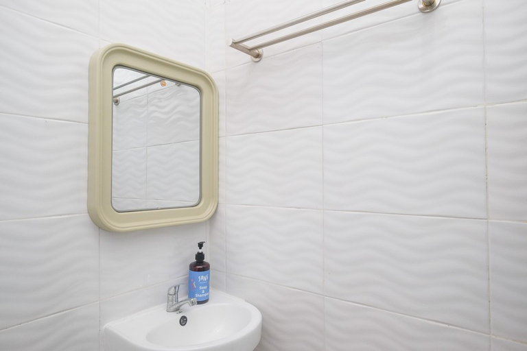 Bathroom 15