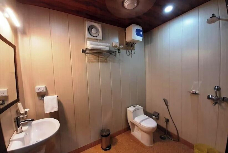 Bathroom 3, HOTEL ARCADIA PLUTUS, Jaipur
