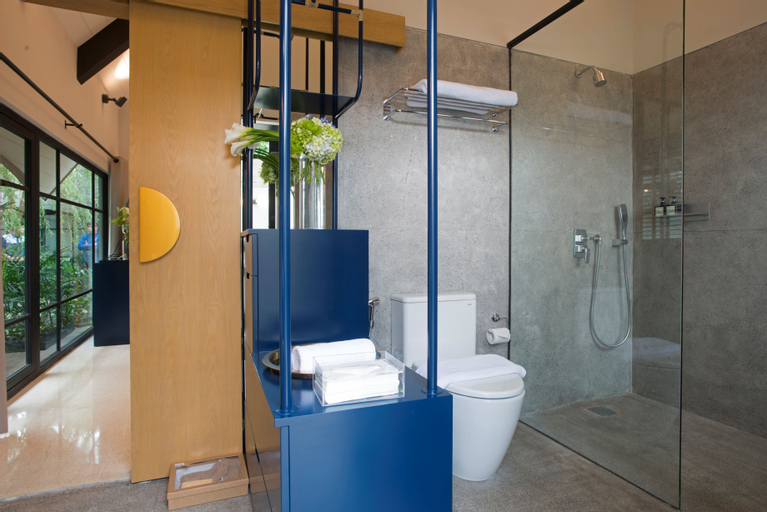 Bathroom 7