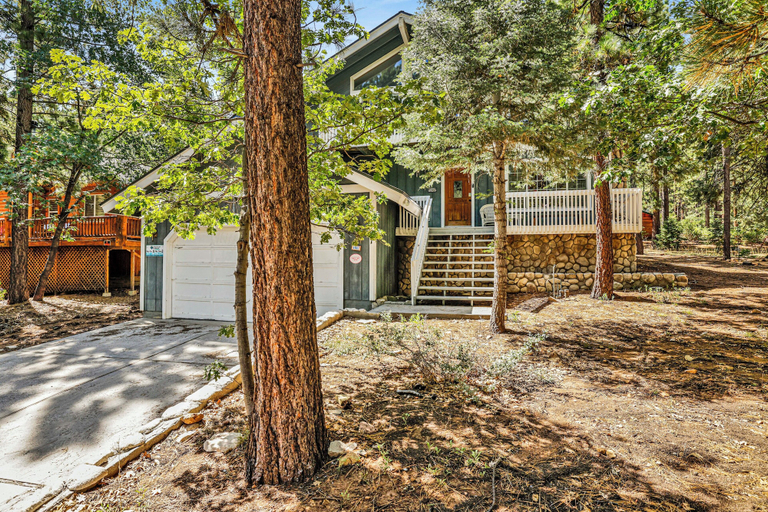 Exterior & Views 2, Four Little Bears Cabin #2490, San Bernardino