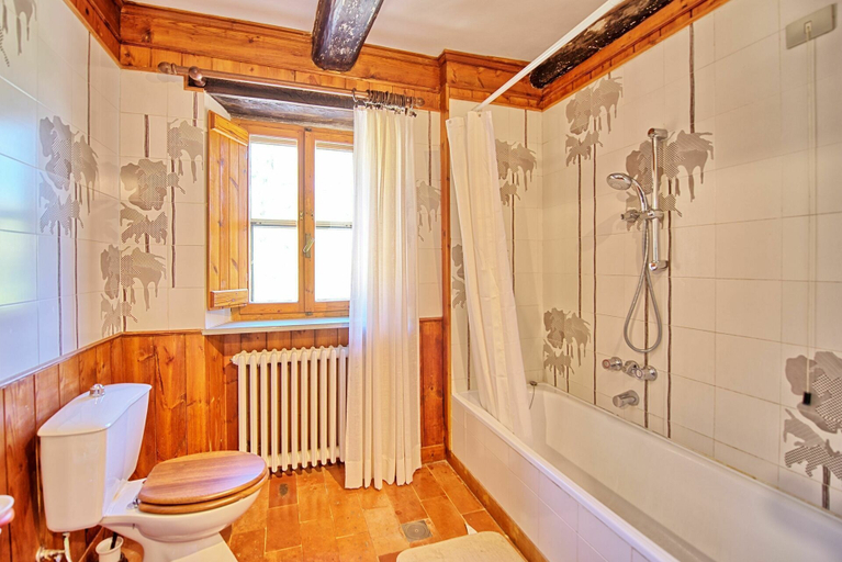 Bathroom 4, Uccellaia, Perugia
