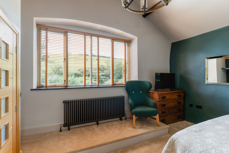 Room 5, Woodpeckers in Marldon, Devon