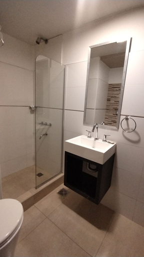 Bathroom 3, Hotel Zarek, Capital