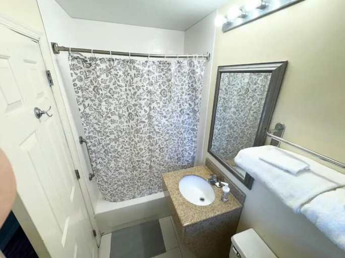 Bathroom 3, Kiteville Lancaster, Lancaster