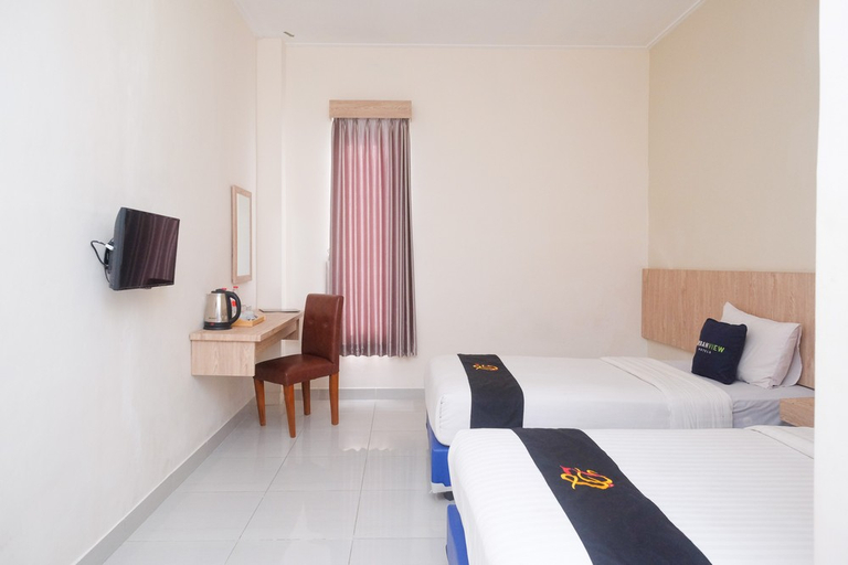 Bedroom 13