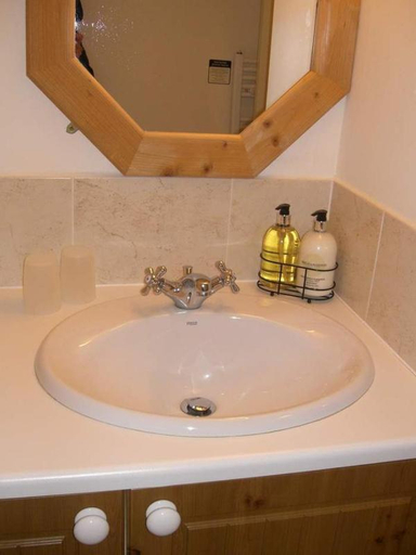 Bathroom 3, Montacute Country Tearooms B&B, Somerset