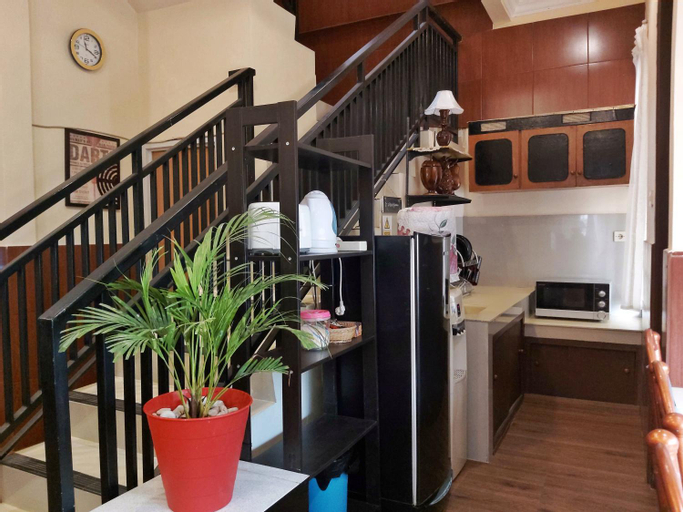 Dining Room 8