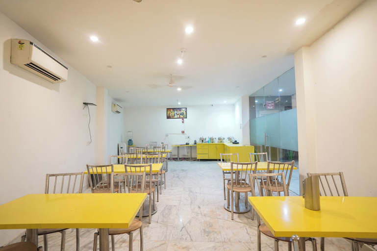 Food & Drinks 4, Hotel Happy Stay - Delhi Airport, West