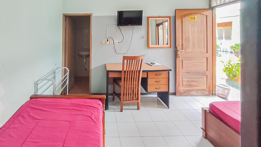 Bedroom 2, RedDoorz Syariah @ Jalan Sunan Giri Tuban, Tuban