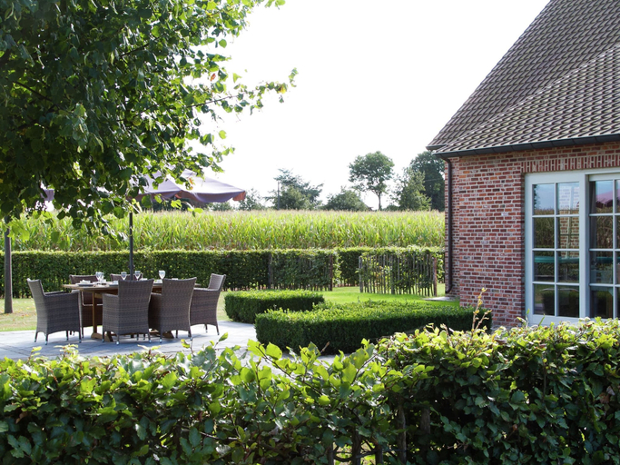 Others 5, Peer Villa with Garden, Limburg