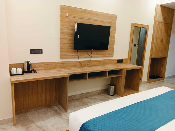 Bedroom 4, Hotel W Grand - A Boutique Hotel, Hardwar
