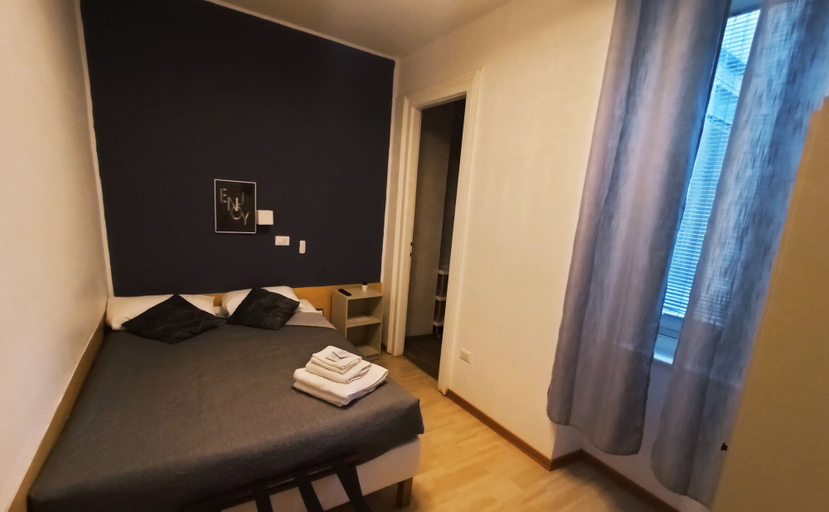 Others 5, Albergo N. Brioni, Trieste