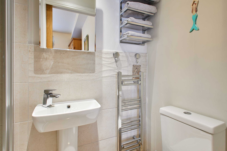 Bathroom 4, Host Stay Sunstar, North Yorkshire