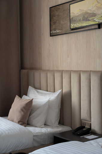 Bedroom 3, Kiropol Hotel & Restaurant, Rudaki