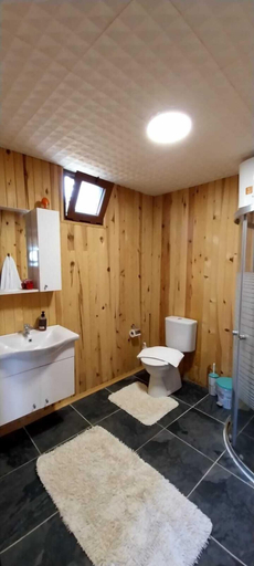 Bathroom 5, Ny Çambaşı, Kabadüz