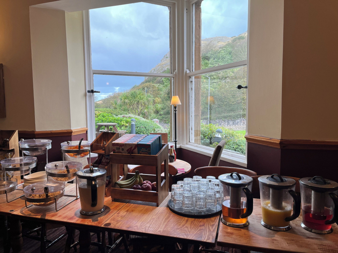 Food & Drinks 5, Craigside Manor, Conwy