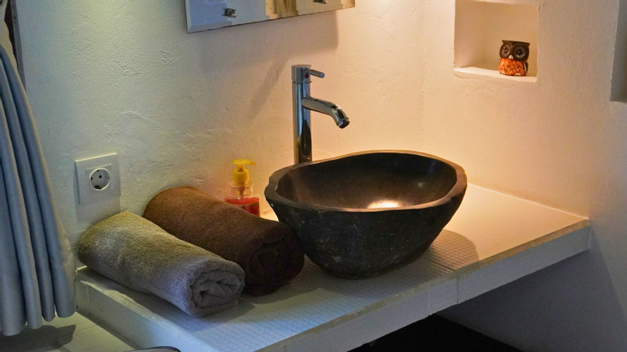 Anda Amed Villas & Spa - Tap to explore photos