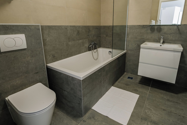 Bathroom 5, Noa Panzió, Gyál