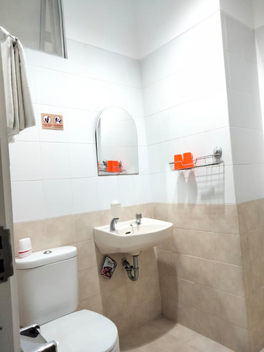 Bathroom 5, Grand Kartini Hotel, Bukittinggi
