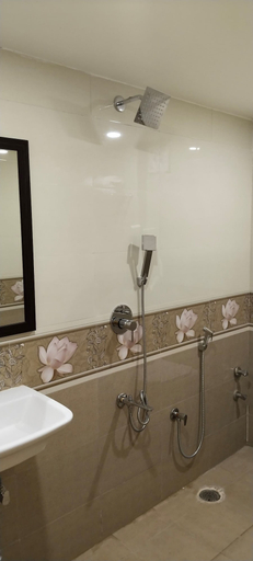 Bathroom 2, Eastin De Royale, Hyderabad
