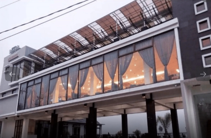 Exterior & Views 29