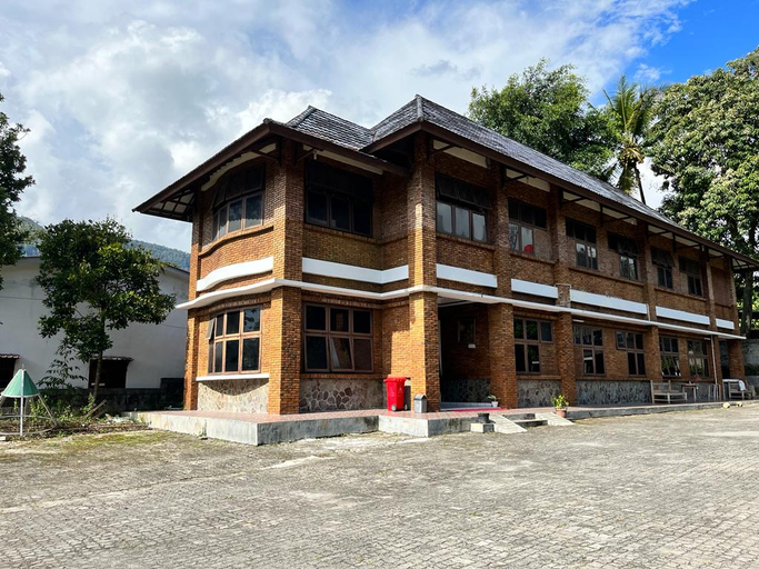 Exterior & Views 2, Sapadia Hotel and Cottage Parapat, Simalungun