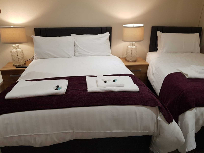 Bedroom 5, The Dog Inn, Essex