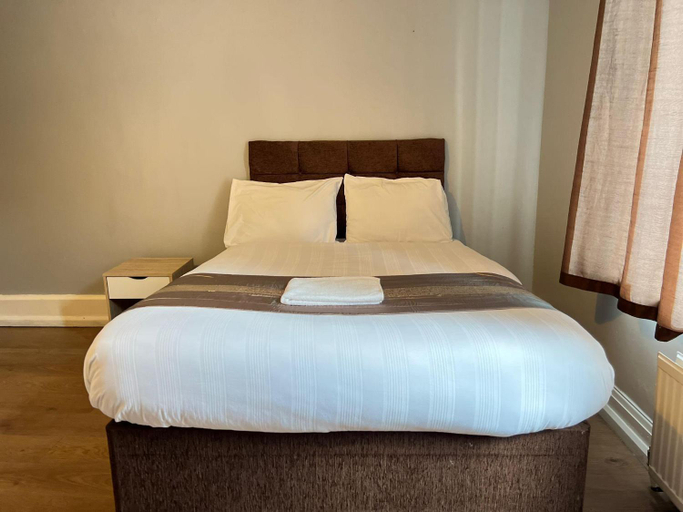 Bedroom 2, Assheton Arms Hotel, Rochdale