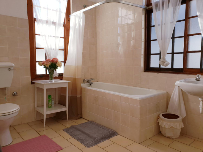 Bathroom 4, Westbank Private Beach Villa, 4 Bedrooms, Private pool, on the Beach!, City of Cape Town